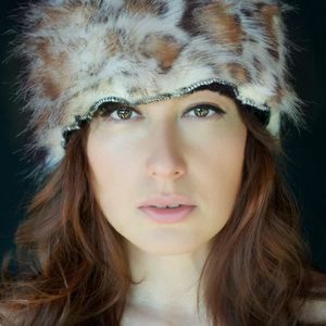 Meet your Posher, Viola